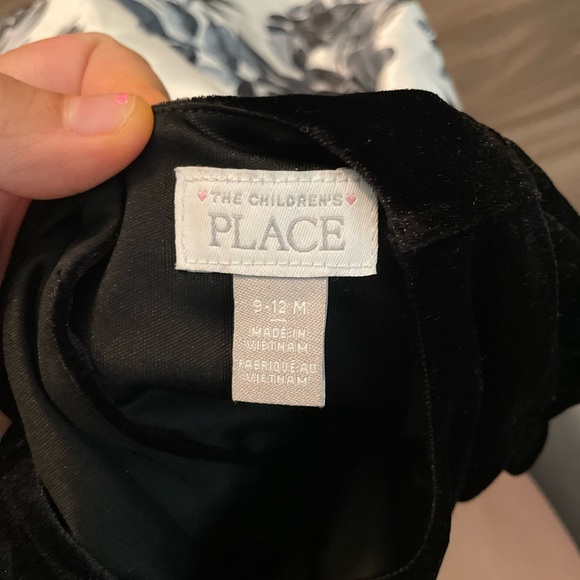 The Children's Place Black Velvet Floral Formal Dress size 6-12 months - Picture 5 of 5